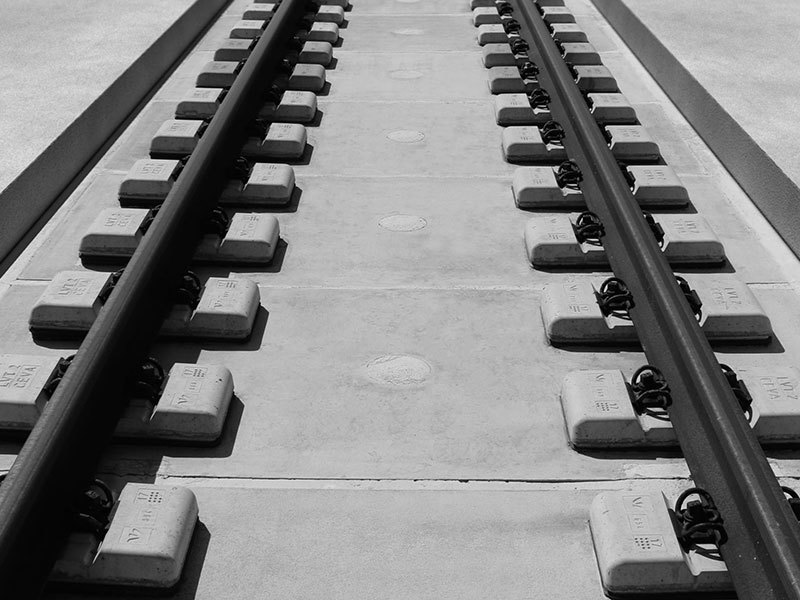 鋼軌在鐵(tiě)路(lù)上(shàng)的(de)應用(yòng)